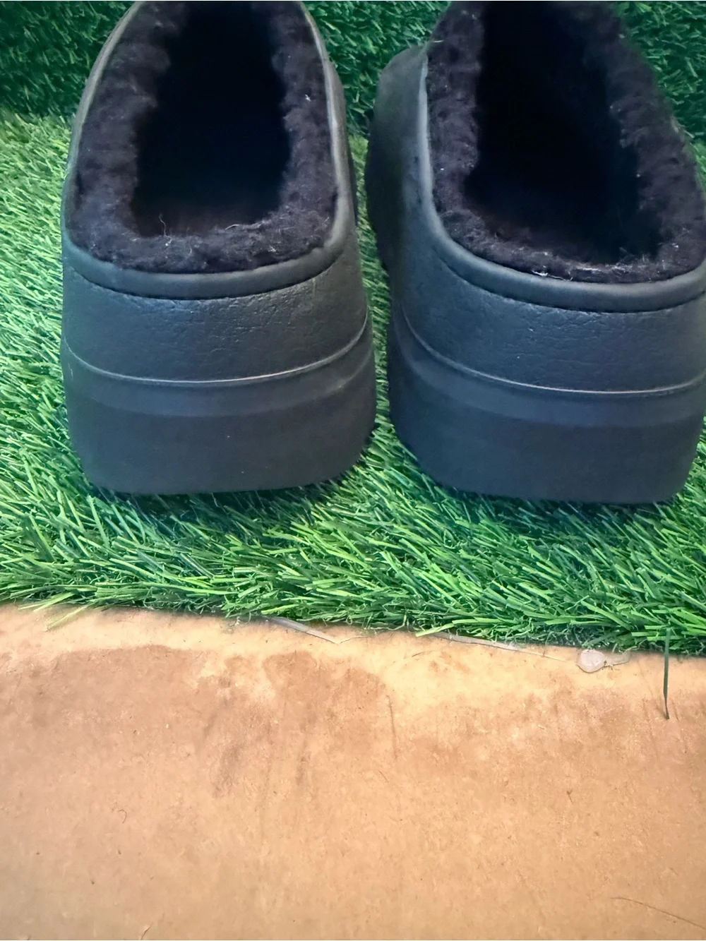 Crocs unisex Hydra Black Faux-Shearling Lined Slip-On Clogs men 9 women 11